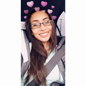 Meet your Posher, Alejandra